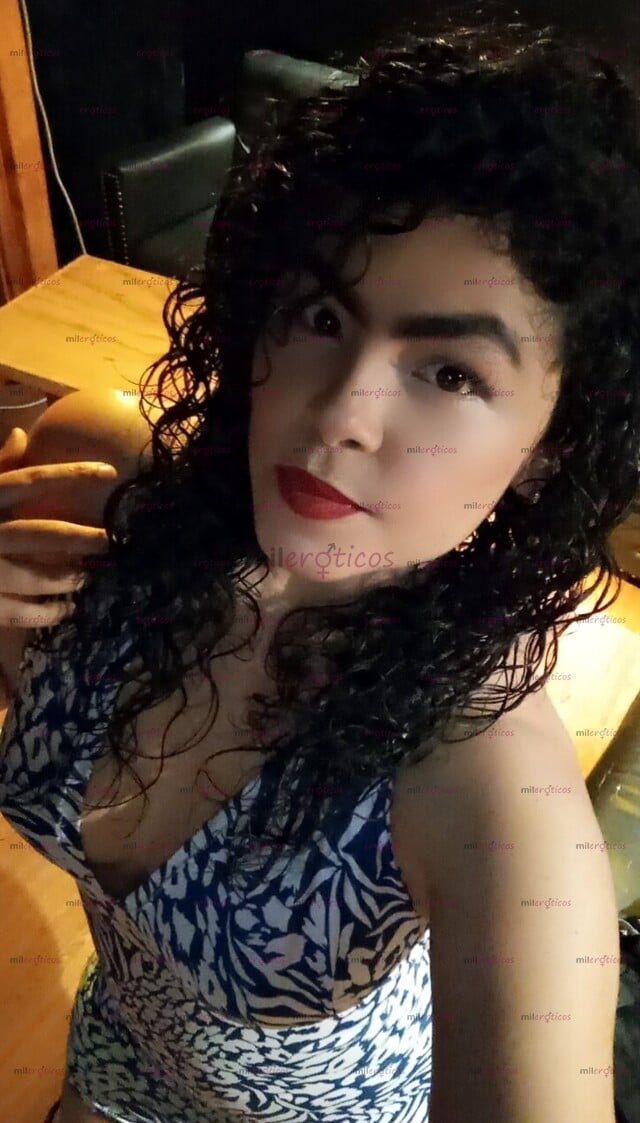 FOTOS DE DELICIOSA ENCANTADORA MUJER BLANCA JOVEN SEXY APASIONA