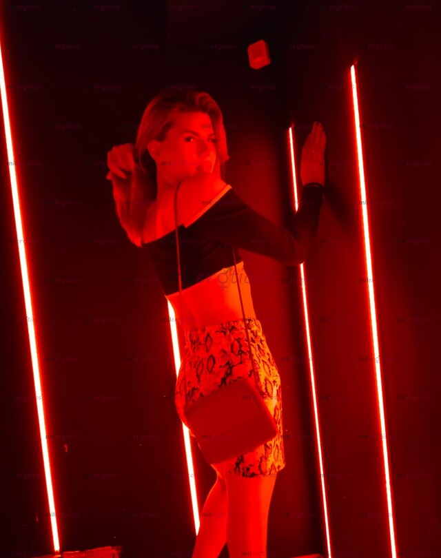 FOTOS DE CHÍA HERMOSA Y DESEOSA DE CONOCERTE Y ESTAR PIEL CON PIEL