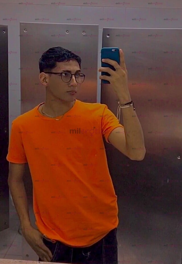 FOTOS DE HOLA CÓMO ESTÁN SOY FELIPE TENGO 22 AÑOS ESTOY DE PASO EN LA CIUDAD DE CALI