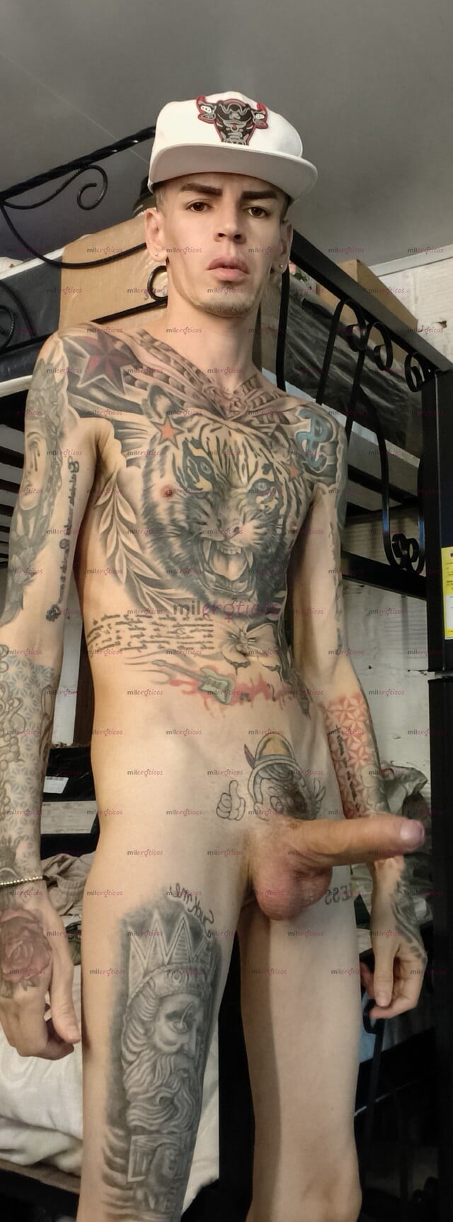 FOTOS DE FLACO VERGON FETICHERO BLANCO TATUADO MORBOSO