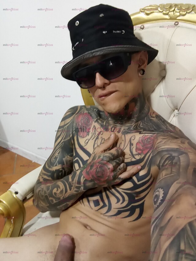 FOTOS DE JOVEN TATUADO DESCOMPLICADO ACTIVO 100%ME GUSTAN ALTAS CHAPARRAS BAJITAS GORDITU