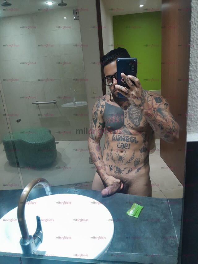 FOTOS DE 1JOSHUA CHICO %VENEZOLANO PARA BRINDART UN BUEN SERVICIO D CALIDAD Y PERVERSIDAD
