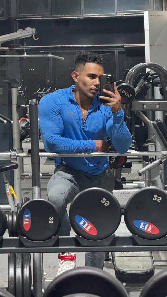 FOTOS DE MACHO ATLÉTICO MORBOSO LECHERO DISPONIBLE EN ZONA CÉNTRICA