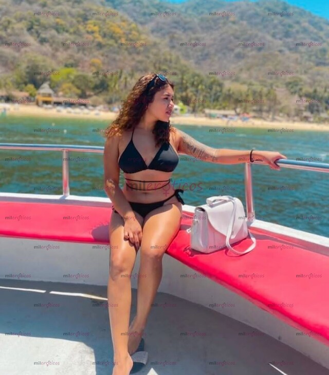 FOTOS DE TETONA HERMOSA CARIÑOSA Y CALIENTE BEBE