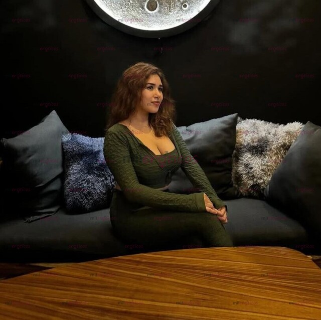 FOTOS DE TETONA HERMOSA CARIÑOSA Y CALIENTE BEBE