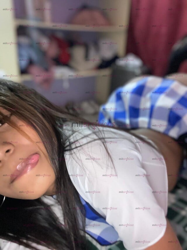 FOTOS DE HERMOSA CATALINA MORENOTA JUGUETONA Y SEXI PARA PASARLA RICO