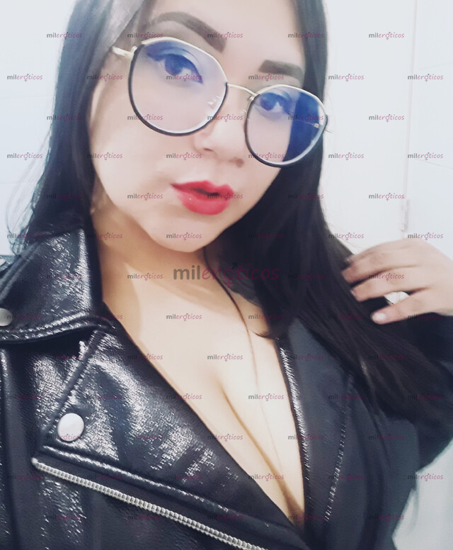 FOTOS DE ROLA CALIENTE, TETONA, DISPUESTA A PASARLA RICO.