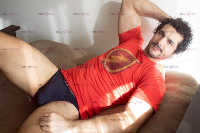 FOTOS DE IMPRESIONANTE ALTO GUAPO Y MUSCULADO CALIENTE Y FOGOZO