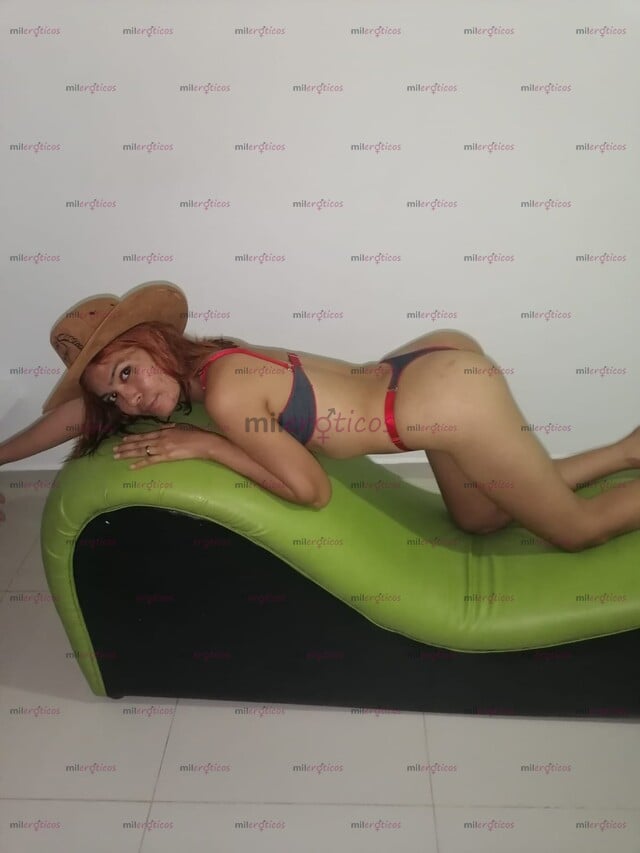 FOTOS DE MIS AMORES, LLEGÓ TU FLACA ESTRECHITA, DISPUESTA A CUMPLIR TUS FANTASIAS