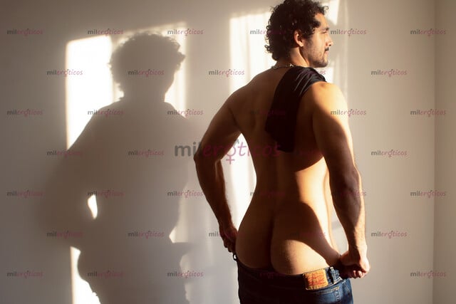 FOTOS DE IMPRESIONANTE ALTO GUAPO Y MUSCULADO CALIENTE Y FOGOZO