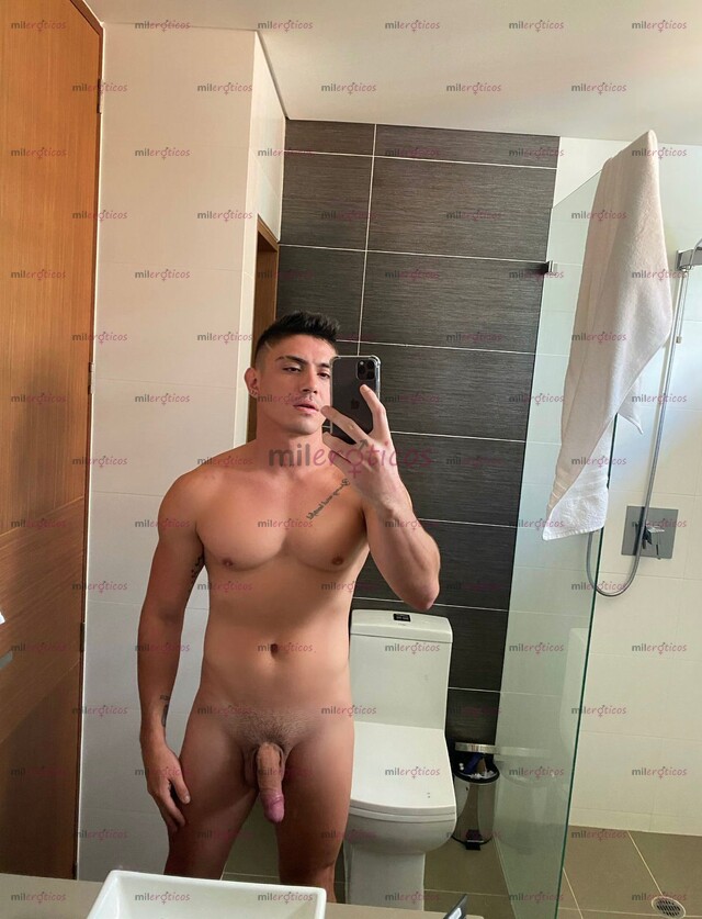 FOTOS DE DE PASO POR MEDELLÍN , ROMPO CULOS , ATLÉTICO , GUAPO TENGO SITIO