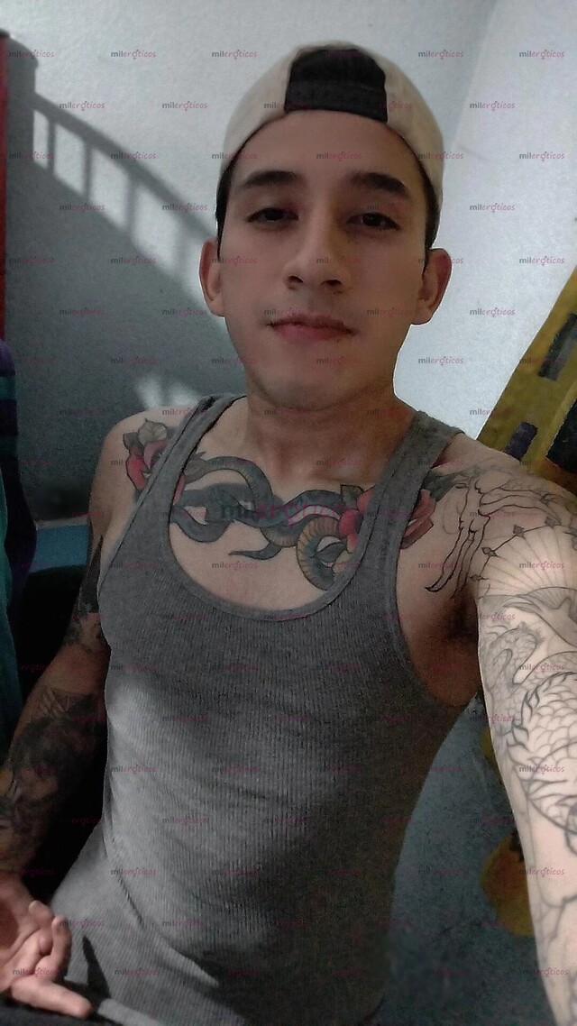 FOTOS DE JOVEN INTER TATUADO VARONIL, NALGON DE 19 CM GRUESOS Y LECHEROS