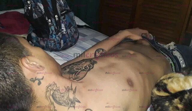 FOTOS DE JOVEN TWINK SIN COMPLICACIONES, ABIERTO A LAS POSIBILIDADES DE LA VIDA!