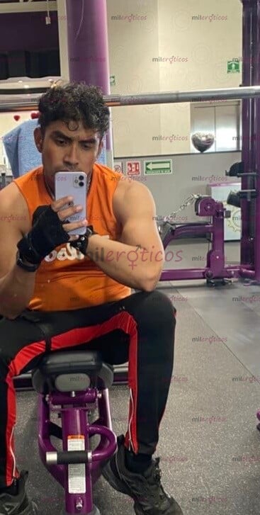FOTOS DE DANIEL VIGOROSO ARDIENTE TU AMANTE IDEAL SOLO A MUJERES 400 TODA LA NOCHE. 300 H