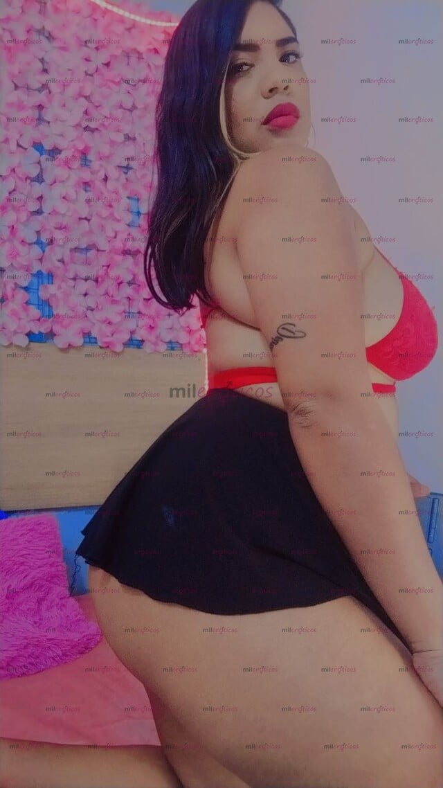 FOTOS DE TU TETONA RICA QUE ESTA DISPUESTA A DARTE UNA BUENA ATENCIÓN AMOR