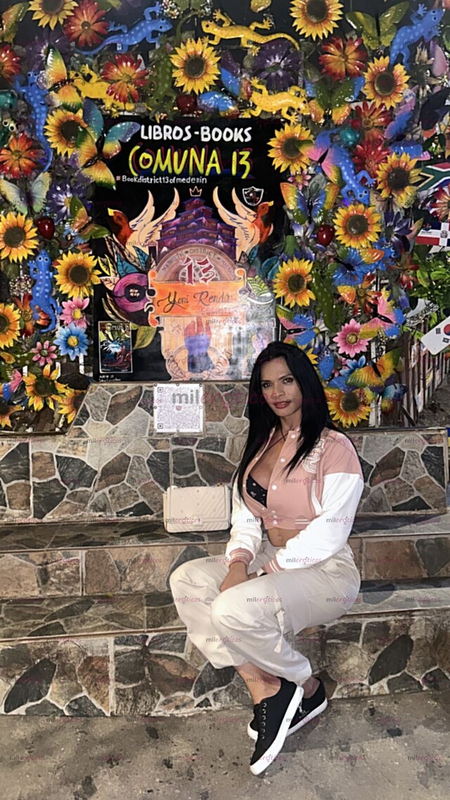 FOTOS DE FLAQUITA COMPLACIENTE RECIÉN LLEGADA AL PAÍS