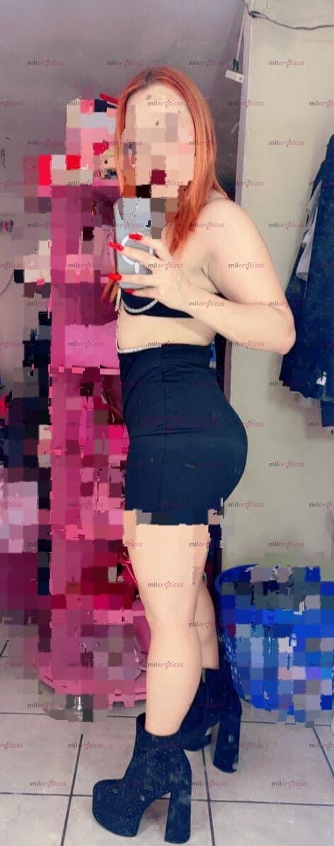 FOTOS DE VE SHARON MIENTRAS EN SU MIRADA AÚN QUEDA ESE FUEGO QUE DELATA SU PASADO PELIRRO