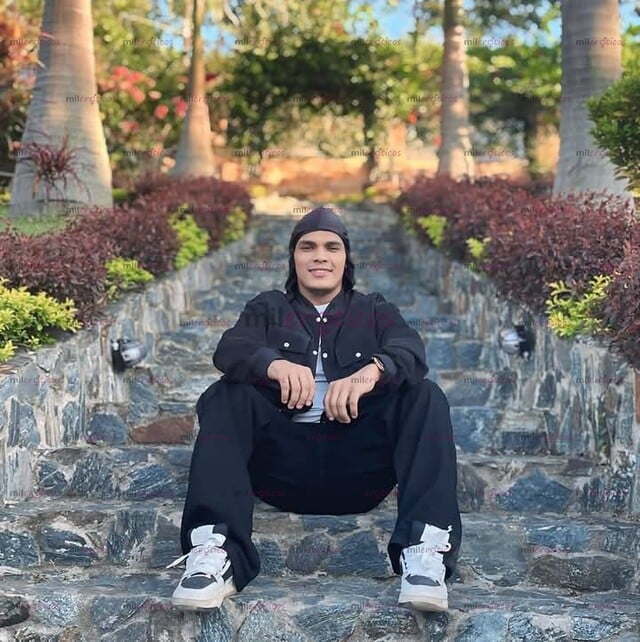 FOTOS DE HOLA SOY UN CHICO DISPUESTO A COMPLACERTE EN TODO DIVERTIDO CARIÑOSO