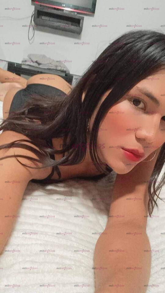 FOTOS DE HERMOSA JOVEN Y COMPLACIENTE CHICA TRANS DISPUESTA A CUMPLIR TODAS TUS FANTASIAS