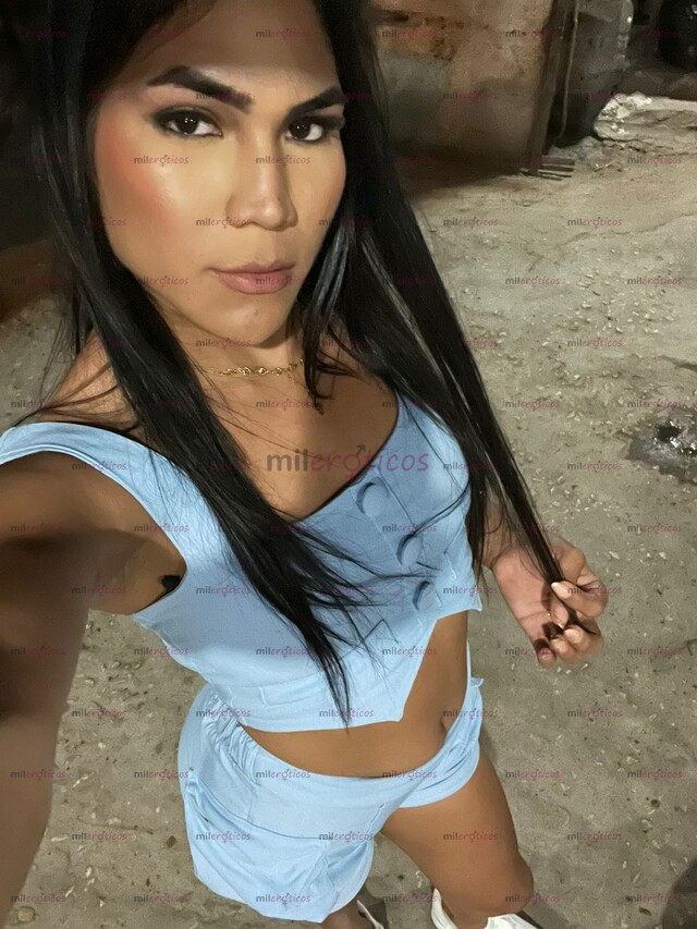 FOTOS DE HERMOSA JOVEN Y COMPLACIENTE CHICA TRANS DISPUESTA A CUMPLIR TODAS TUS FANTASIAS