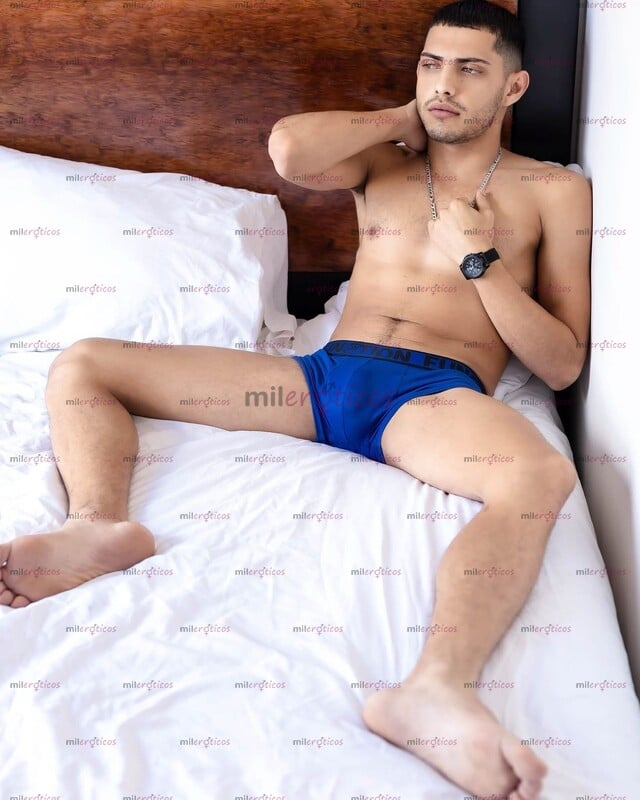 FOTOS DE CHICO. GUAPO LLENO DE LECHE DE 24 AÑOS DISPUESTO A DARTE PLACER