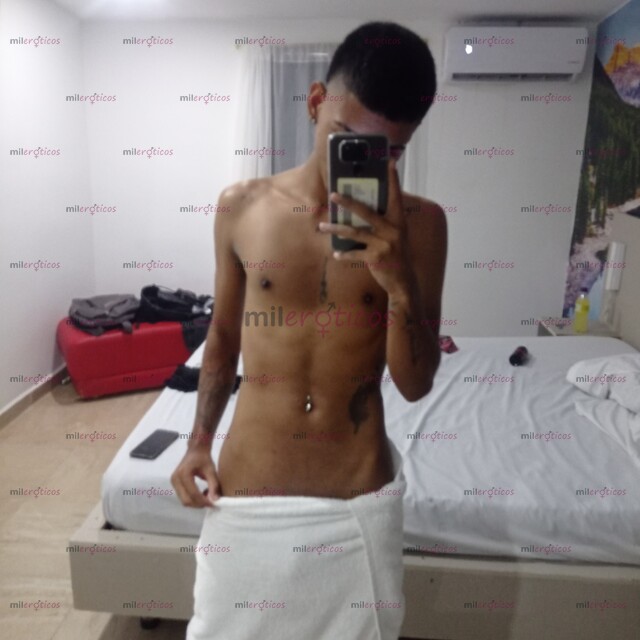 FOTOS DE MANU JOVEN DE PASO DISPONIBLE Y DISPUESTO A CUMPLIR TUS FANTASÍAS SEXUALES