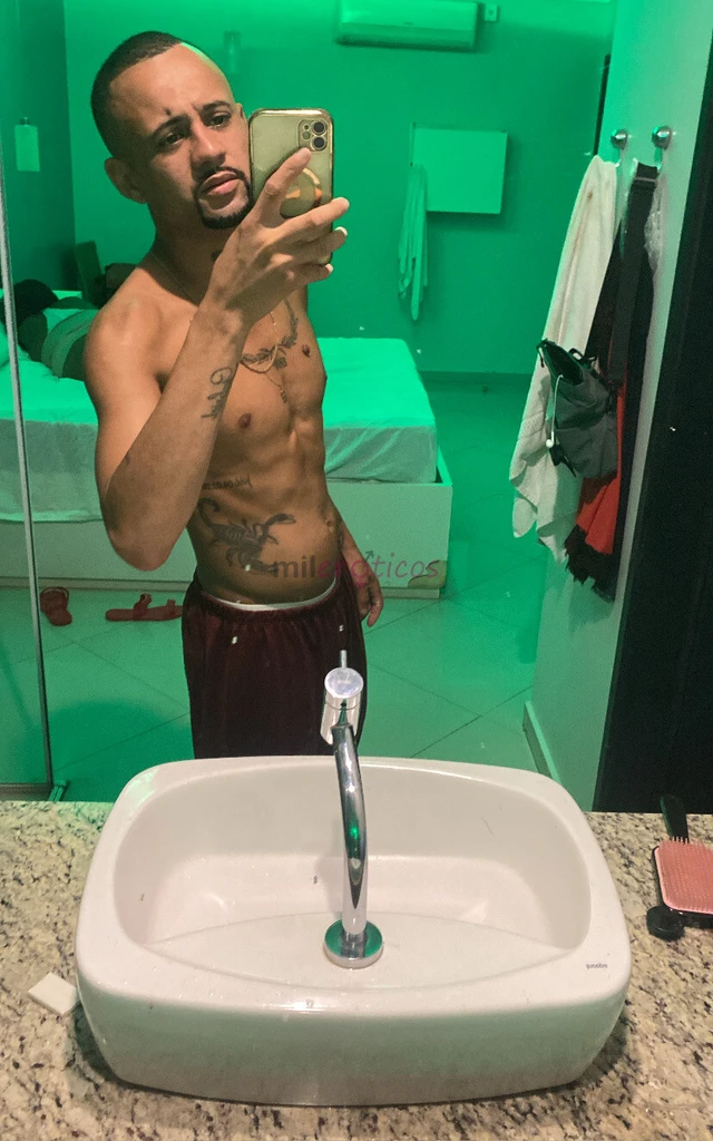 Atendimento top sem frescura sexo seguro atendo todos os dias da semana na cama sou ativo liberal deixo que o cliente conduza o momento entre contato...