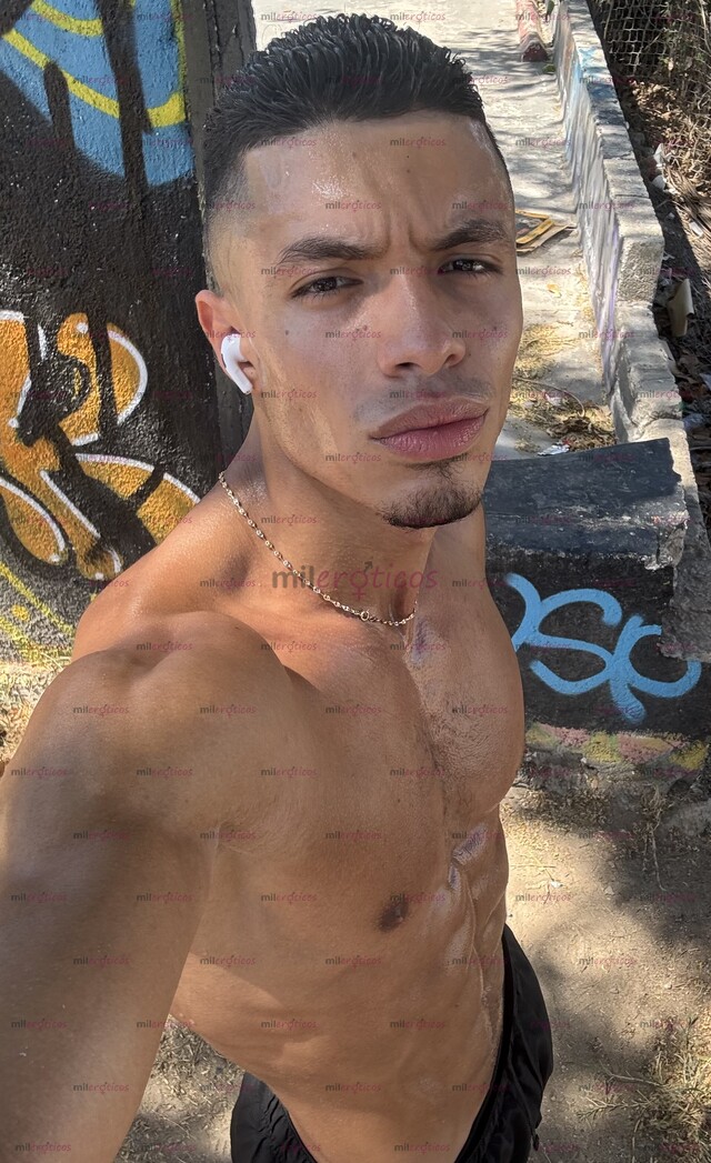 FOTOS DE COLOMBIANO 25 AÑOS VERGON ALTO 180 CM DISPONIBLE EN TU CUIDAD.