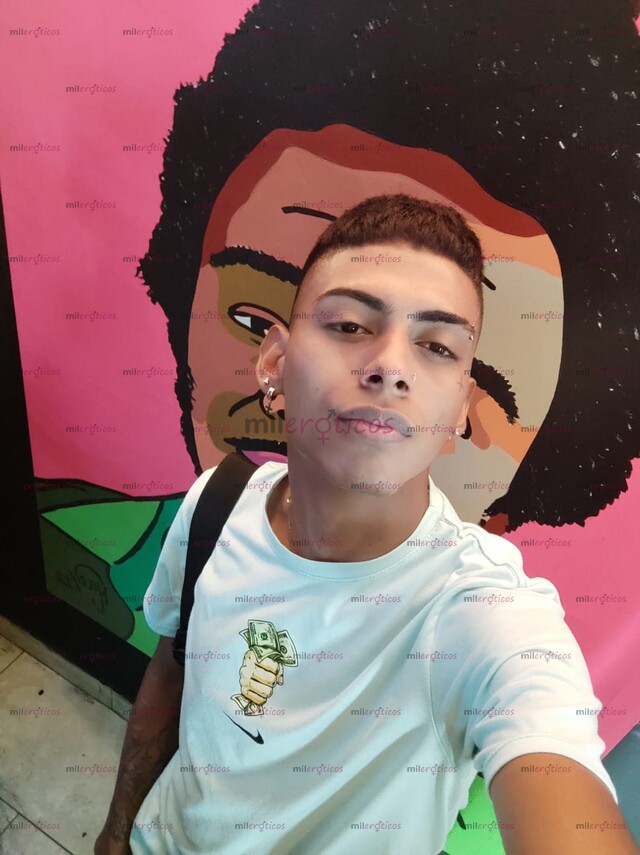 FOTOS DE MANU JOVEN DE PASO DISPONIBLE Y DISPUESTO A CUMPLIR TUS FANTASÍAS SEXUALES