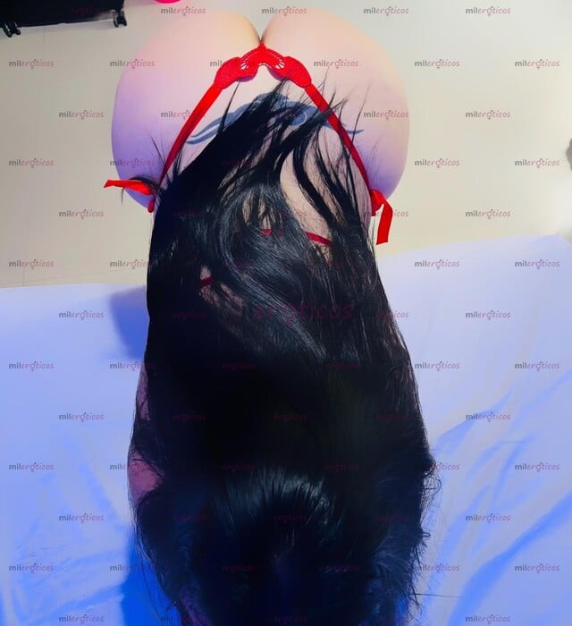 FOTOS DE SOY VALENTINA MUJER VOLUPTUOSA BLANCA CABELLO NEGRO LARGO NATURAL SENOS GRANDES