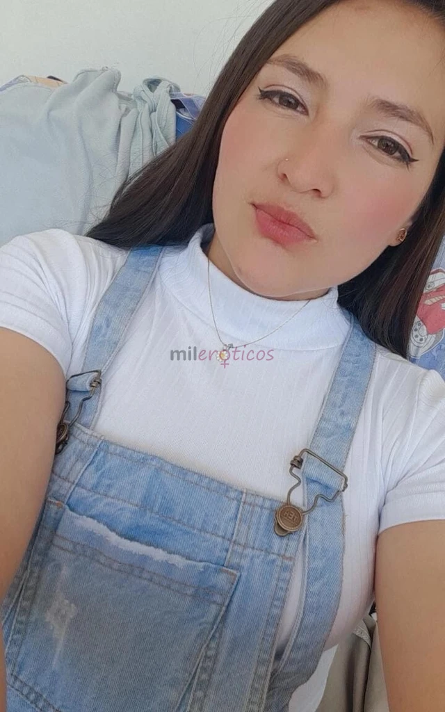 Hola soy daniela y vengo a ofrecerte el mejor servicio virtual por videollamada y los mas ricos packs de fotos y videos xxx para complacerte tambien h...