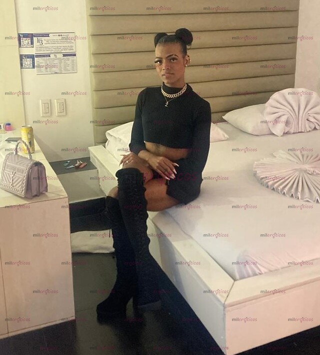 FOTOS DE VIDEO LLAMADA Y CONTENIDO EROTICO MORENA DOTADA 3009945922