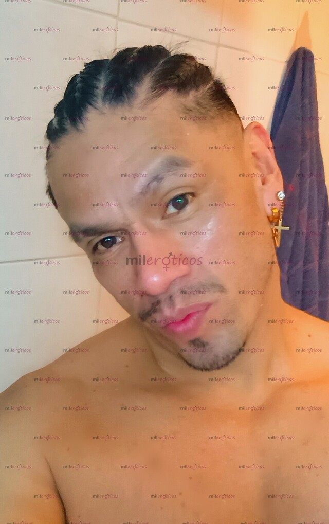 FOTOS DE CHICO COLOMBIANO CON UNA RICA HERRAMIENTA PARA COMPLACER BELLAS MUJERES LLAMAME