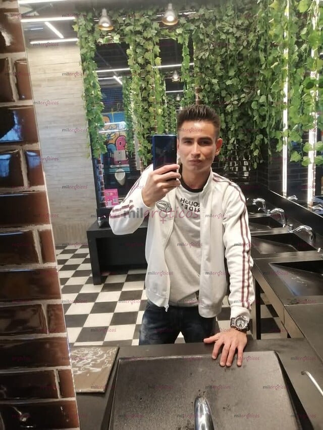 FOTOS DE PASIVO AGUANTADOR DE VERGAS CON UN DON BENDECIDO ADICTO A DAR COLITA