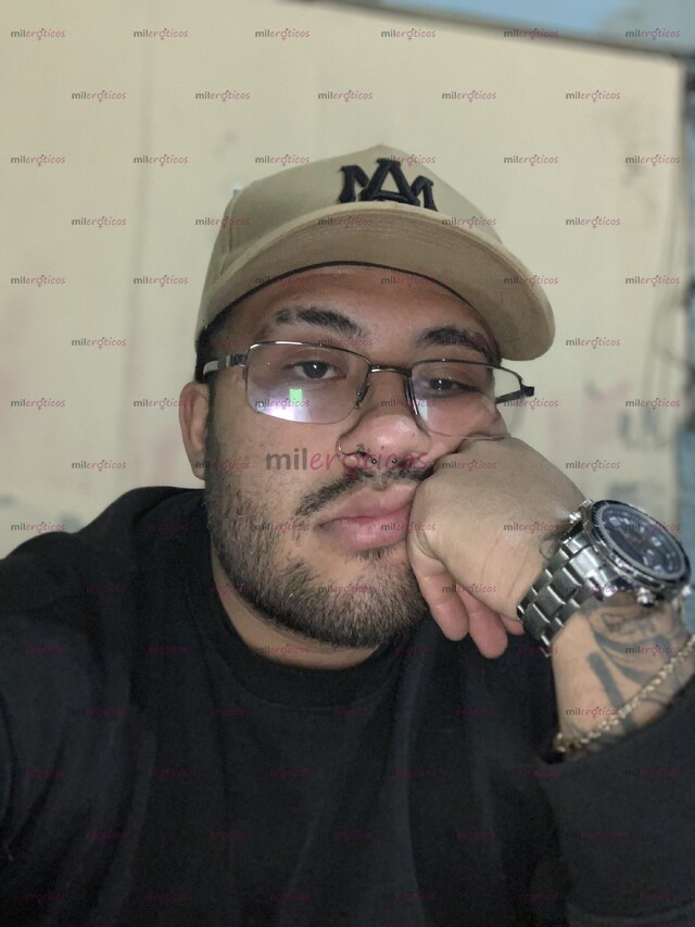 FOTOS DE BARBÓN DE 23 AÑOS LISTO PARA COMPLACERTE