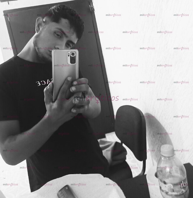 FOTOS DE JOVEN CON UNA DELICIOSA VERGA LISTO PARA METÉRTELA EN TU RICA VAGINA