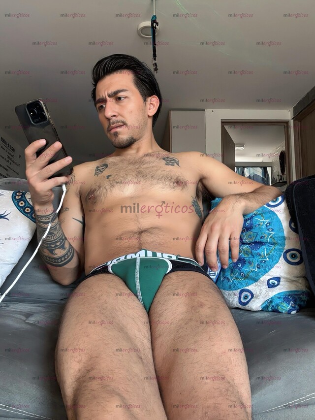 FOTOS DE BIEN CALIENTE Y CARGADO DE LECHE. ¿LA QUIERES?