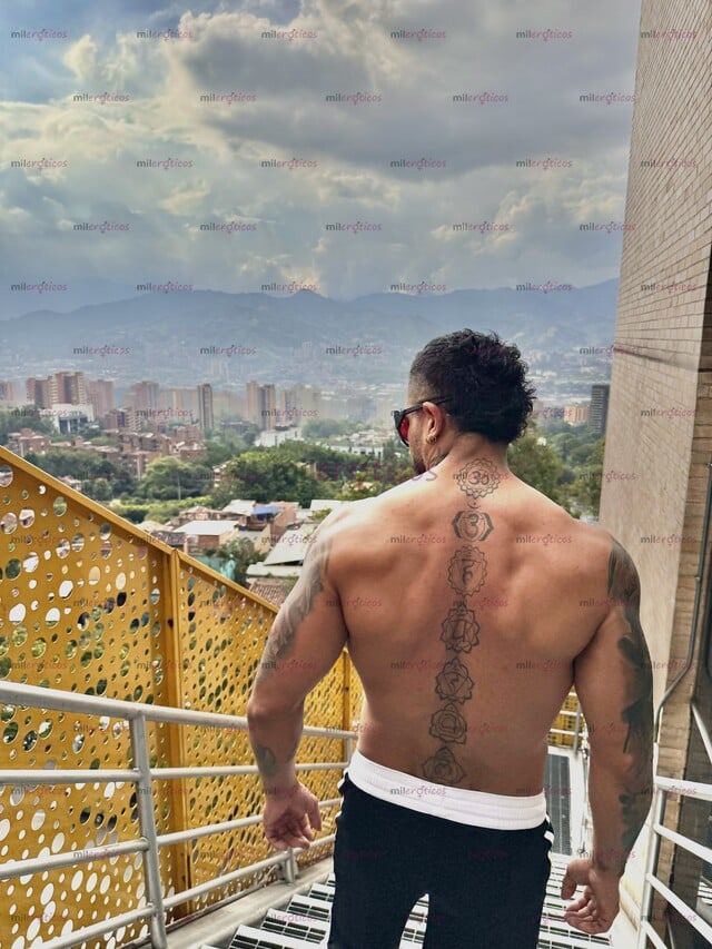FOTOS DE MASAJISTA ACTIVO MACHO CALIENTE Y DOMINANTE