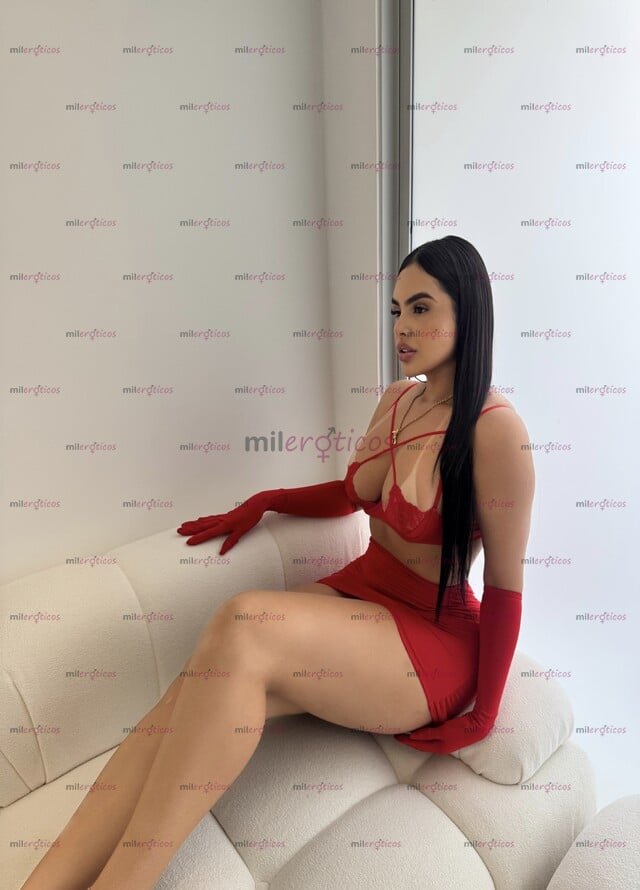 FOTOS DE MAJO TÚ PELI NEGRA CALIENTE Y SEXY COLOMBIANA