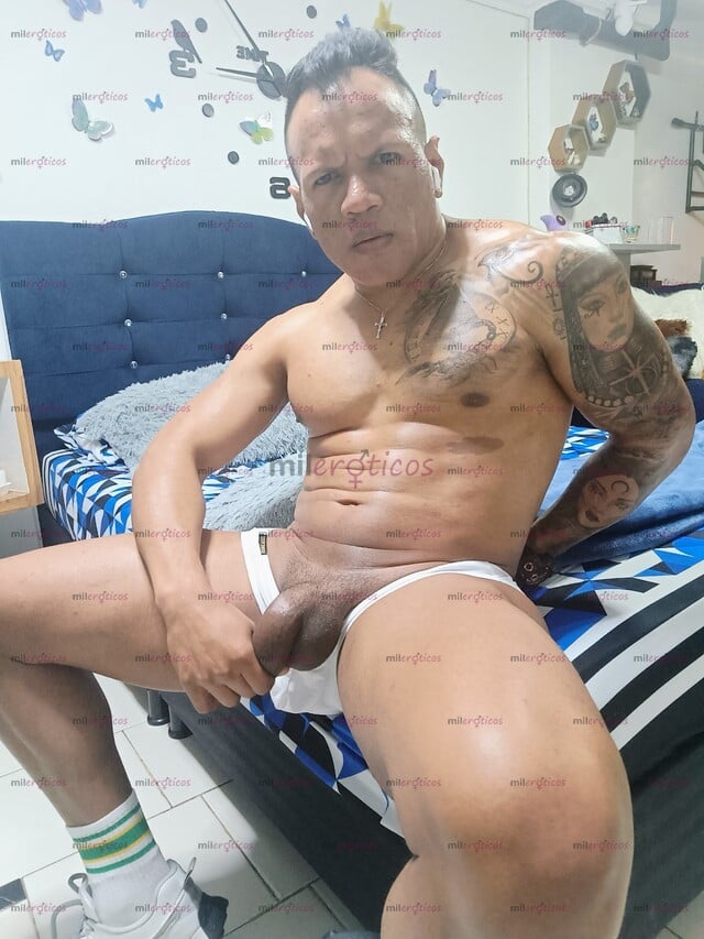 FOTOS DE MORENO SÚPER VERGON LECHERO DOMINANTE 23CM GRUESA Y DURA
