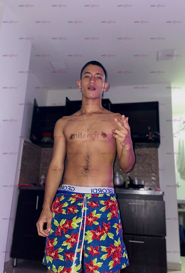 FOTOS DE POLLO CALIENTE , NEA COMPLACIENTE, SERIO VERGON