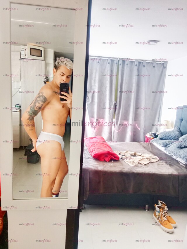 FOTOS DE JOVEN UNIVERSITARIO DISPUESTO A COMPLACER SUS FANTASÍA JOVEN UNIVERSITARIO DIS