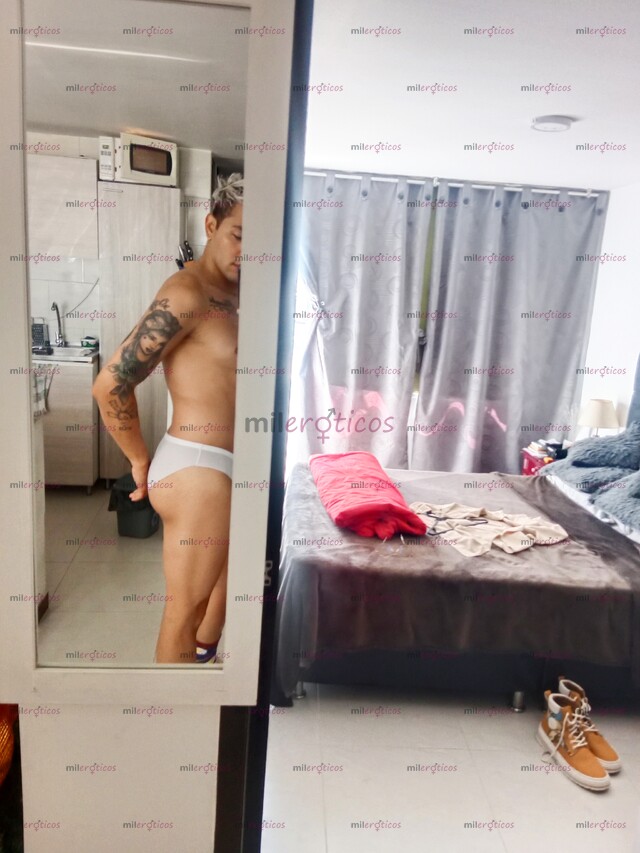 FOTOS DE JOVEN UNIVERSITARIO DISPUESTO A COMPLACER SUS FANTASÍA JOVEN UNIVERSITARIO DIS
