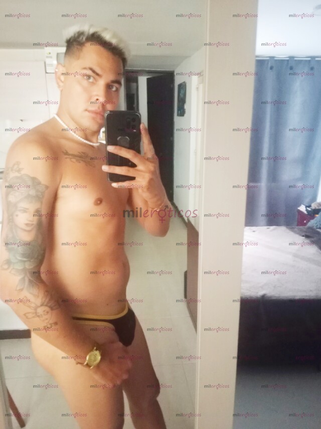 FOTOS DE JOVEN UNIVERSITARIO DISPUESTO A COMPLACER SUS FANTASÍA JOVEN UNIVERSITARIO DIS