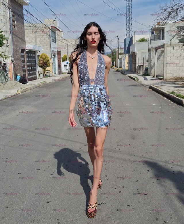 FOTOS DE NIÑA. ME ENCANTA MUCHO EXPLORAR EL EROTISMO AMO LOS CUERPOS PAPI