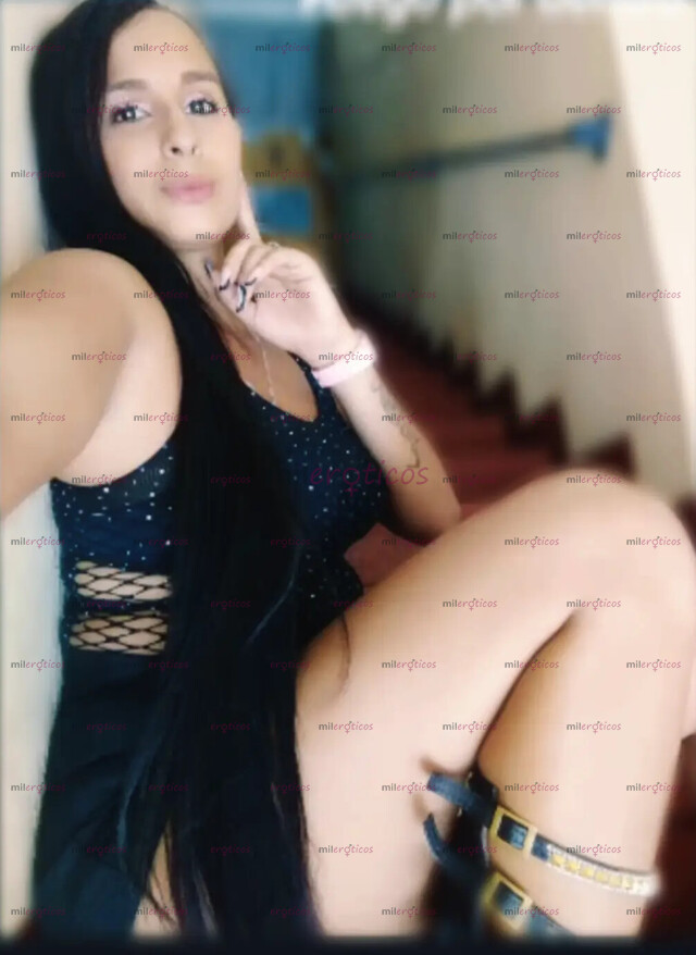 FOTOS DE PELILARGA HERMOSA SENSUAL Y COMPLACION DISPUESTA A COMPLACERTE