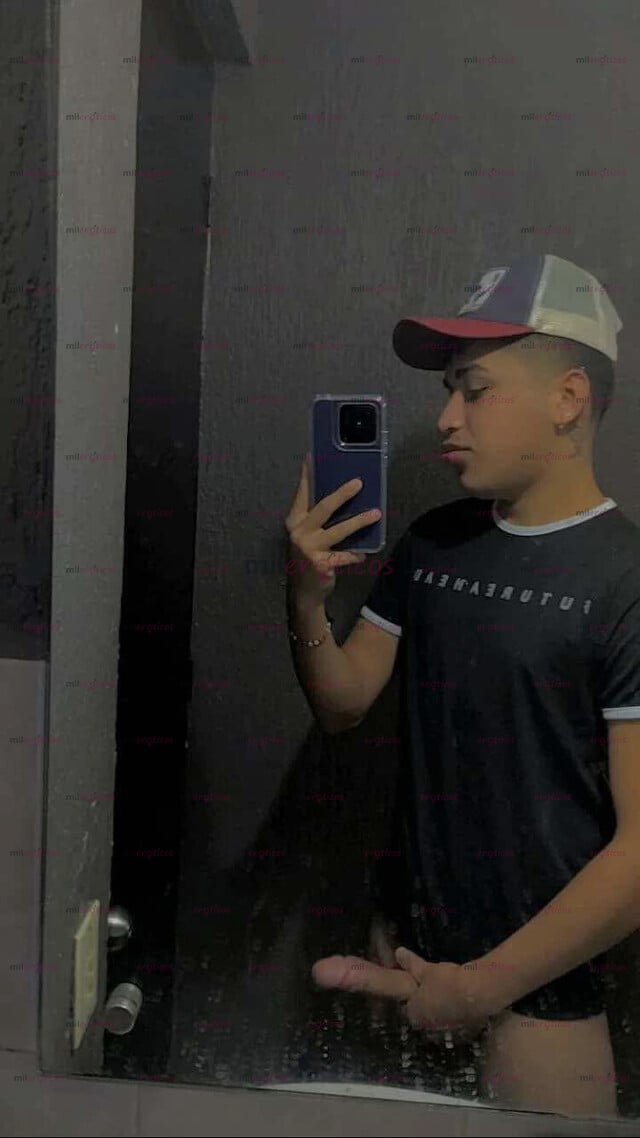 FOTOS DE JOVEN CON 18 CM DE VERGA , NALGON, MASCULINO,VERSÁTIL, DISFRUTAR AMBOS