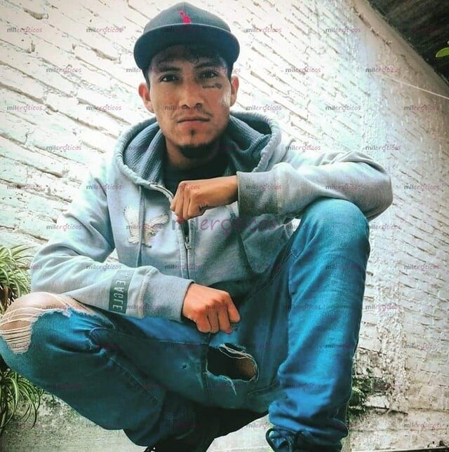 FOTOS DE CHACALITO MAMADOR,MORBOSO, CUMPLIENDO FANTASIAS Y CON TODA LA ACTITUD...