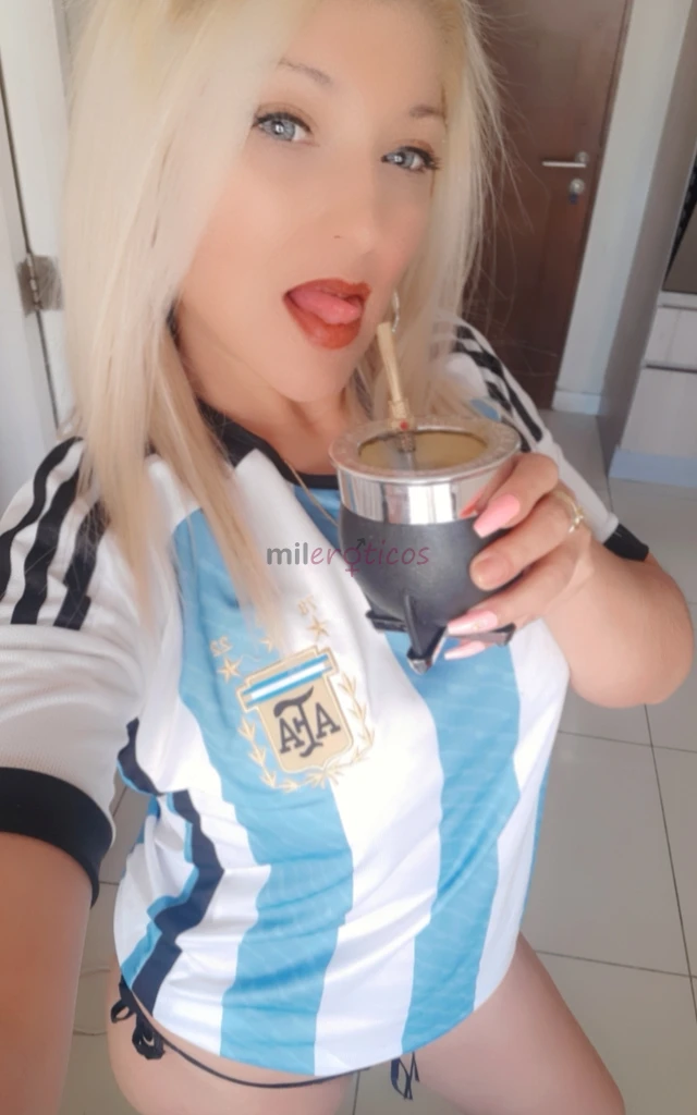 Hola mis amores soy argentina ardiente y fogosa nuevamente en santiago centro veni a relajarte con un exquisito masaje seguido del mejor sexo oral que...