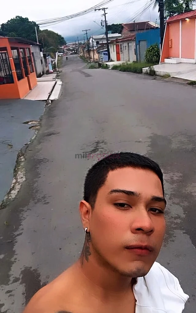 Macho presenca arrombador pombao pesado com localsobre mimsou moreno macho da pomba grande grossa com local afim de fazer vc feliz com umas pombada be...